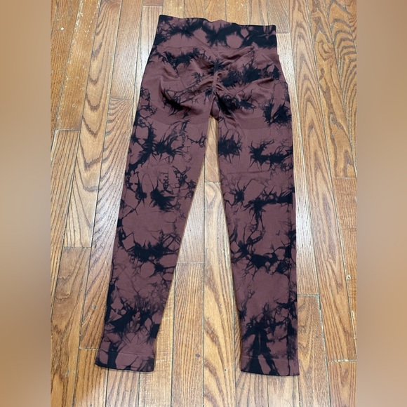 Women's Brown and Black Tie-Dye Leggings - Picture 7 of 8